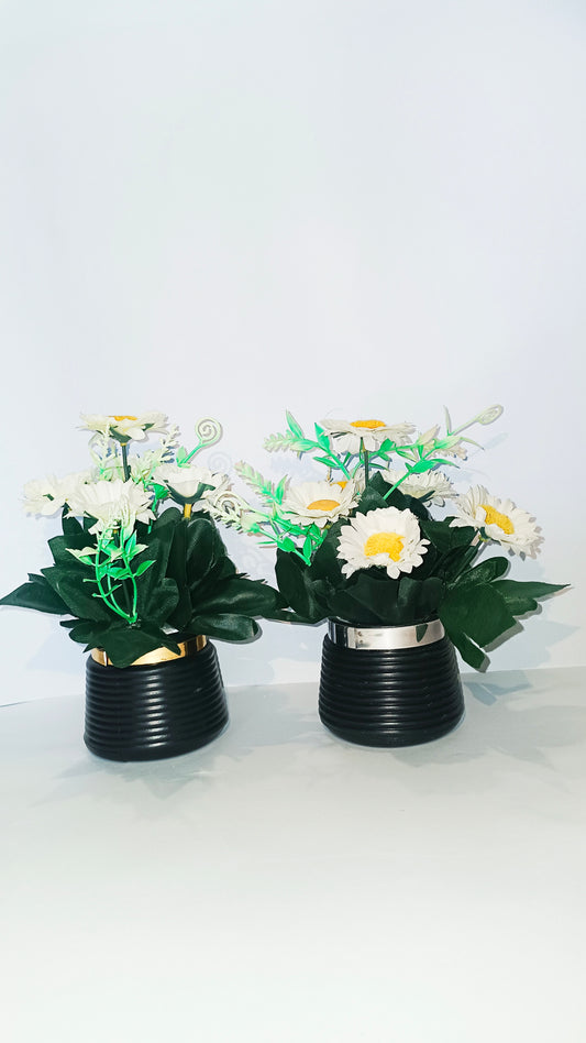 Pair of 2 Daisy flower pots  Golden and Silver